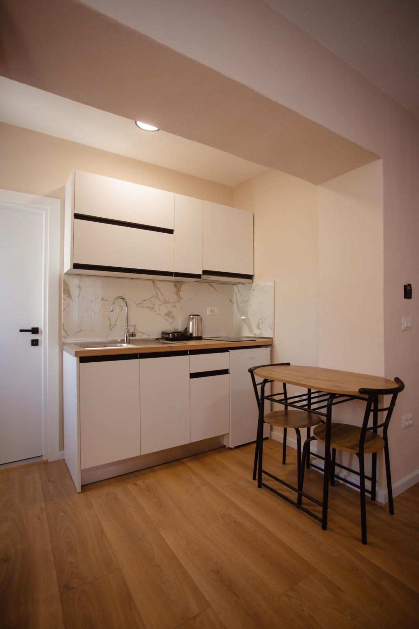 City Center Studio Apartments Shkodër Екстериор снимка